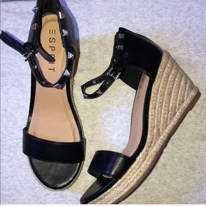 ESpirit Stud Wedges Size 8